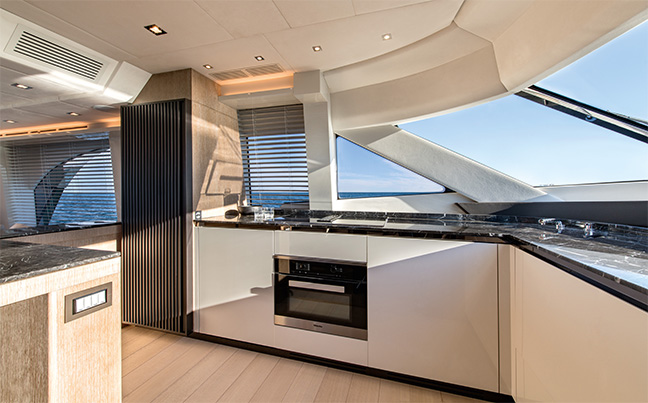 Monte Carlo Yachts MCY 70