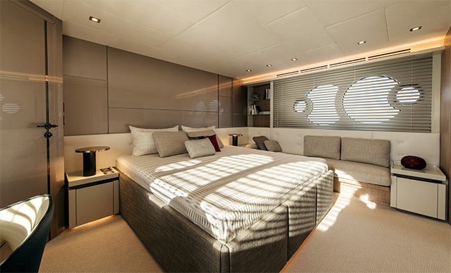Monte Carlo Yachts MCY 70