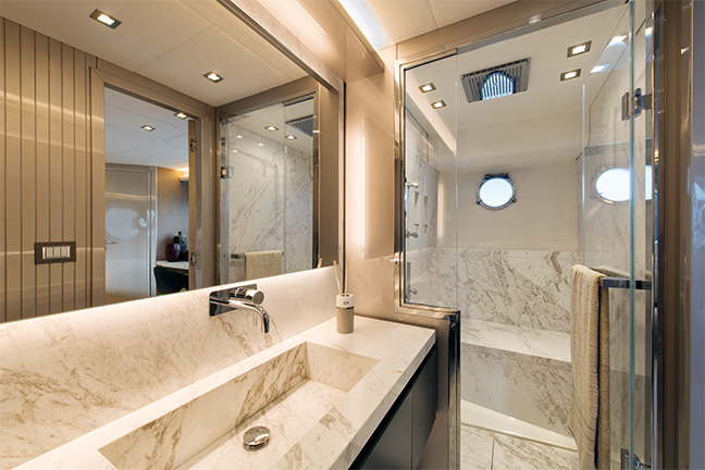 Monte Carlo Yachts MCY 70