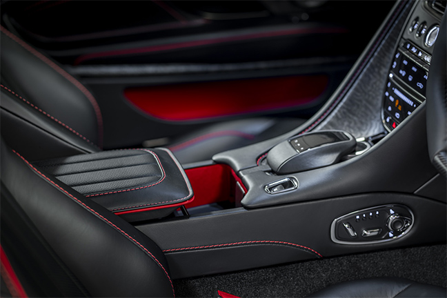 Aston Martin DBS Superleggera - Aux services secrets de Sa Majesté