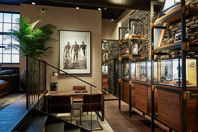 The 7 exclusive journal Nouvelle boutique Breitling à Paris