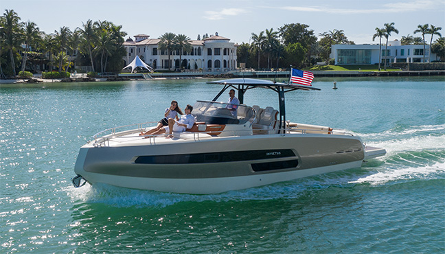 Invictus Yacht - Miami Boat Show 2020