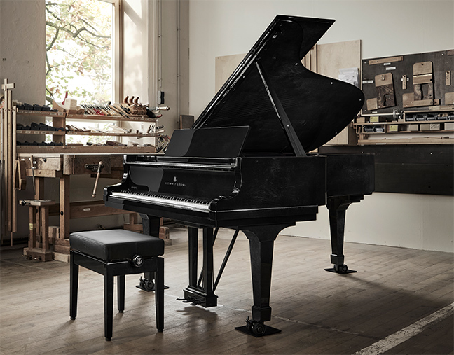 Steinway & Sons Black Masterpiece