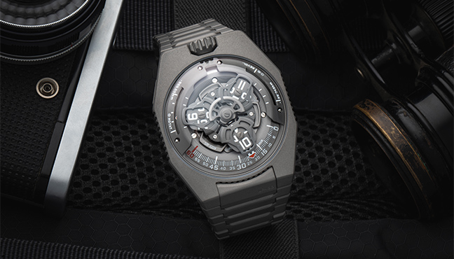 Urwerk UR-100V Full Titanium Jacket