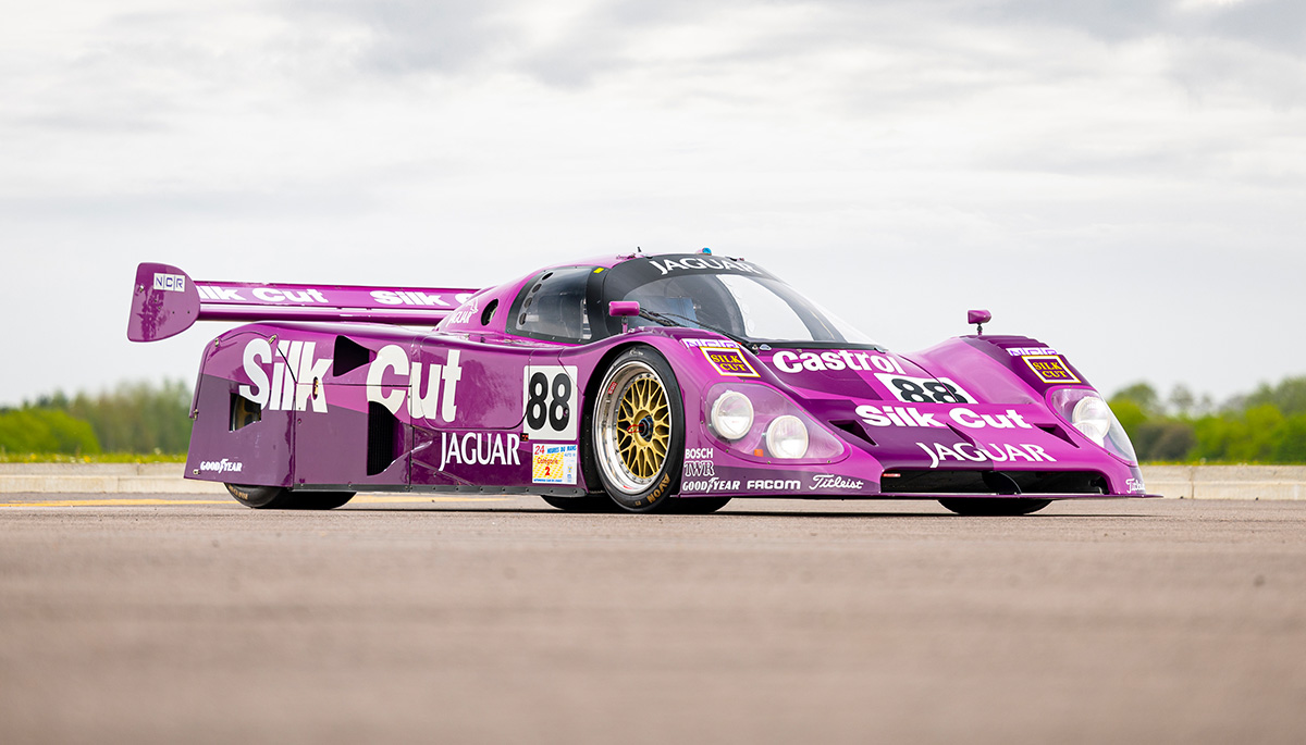 La Jaguar XJR-12 LM de Warwick, Nielsen et Wallace lors des 24 Heures du Mans 1991