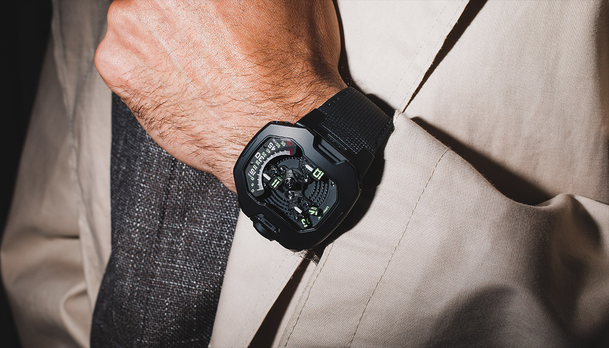 Urwerk UR-120 lost in Black Space