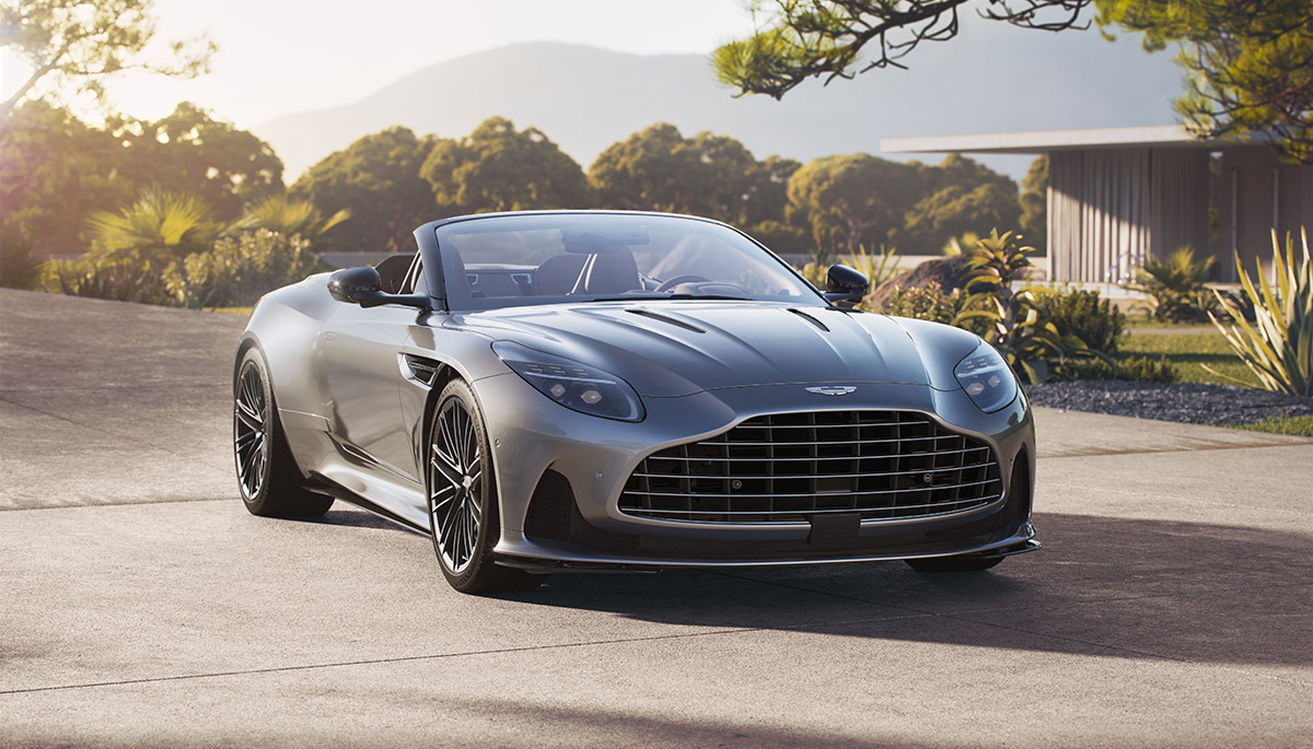 Nouvelle Aston Martin DB12 Volante : élégance ultime