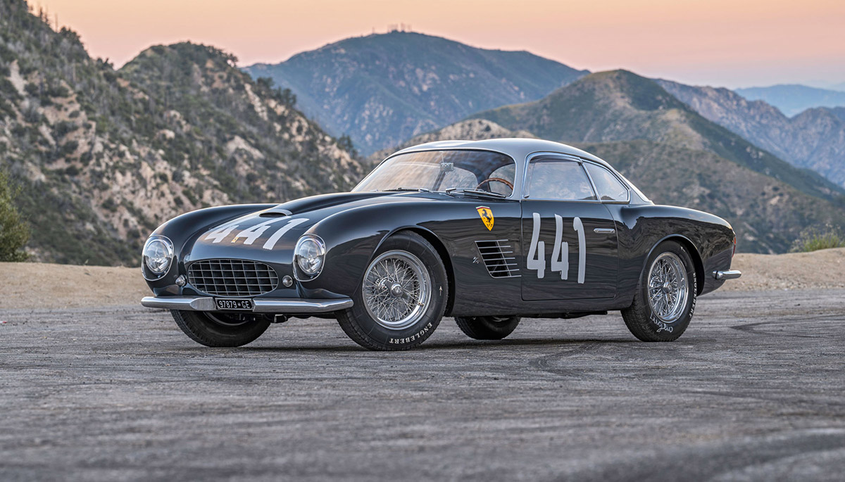 Une Ferrari 250 GT LWB Berlinetta « Tour de France » Zagato double bulle à Monterey