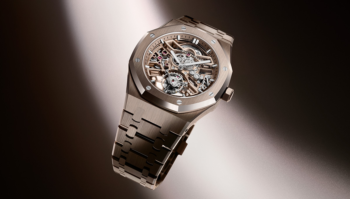 Audemars Piguet habille la Royal Oak Tourbillon Volant Squelette de sand gold