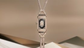 Jaeger-LeCoultre Reverso Secret Necklace : une nouvelle façon de porte...