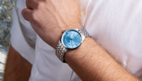 La collection Perrelet Weekend est de retour avec des cadrans Bleu Gla...