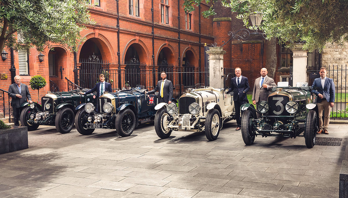 La célèbre photo des Bentley Boys de 1929 recrée pour Le Mans Classic