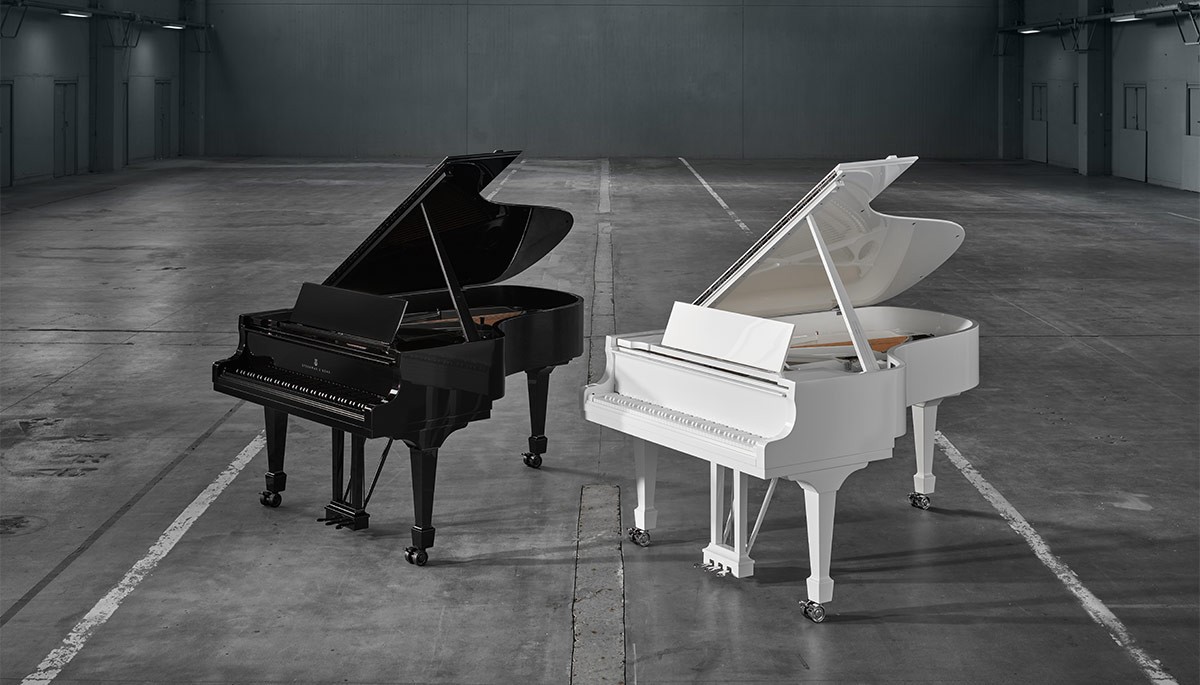 Steinway & Sons Ultra Black et Ultra White