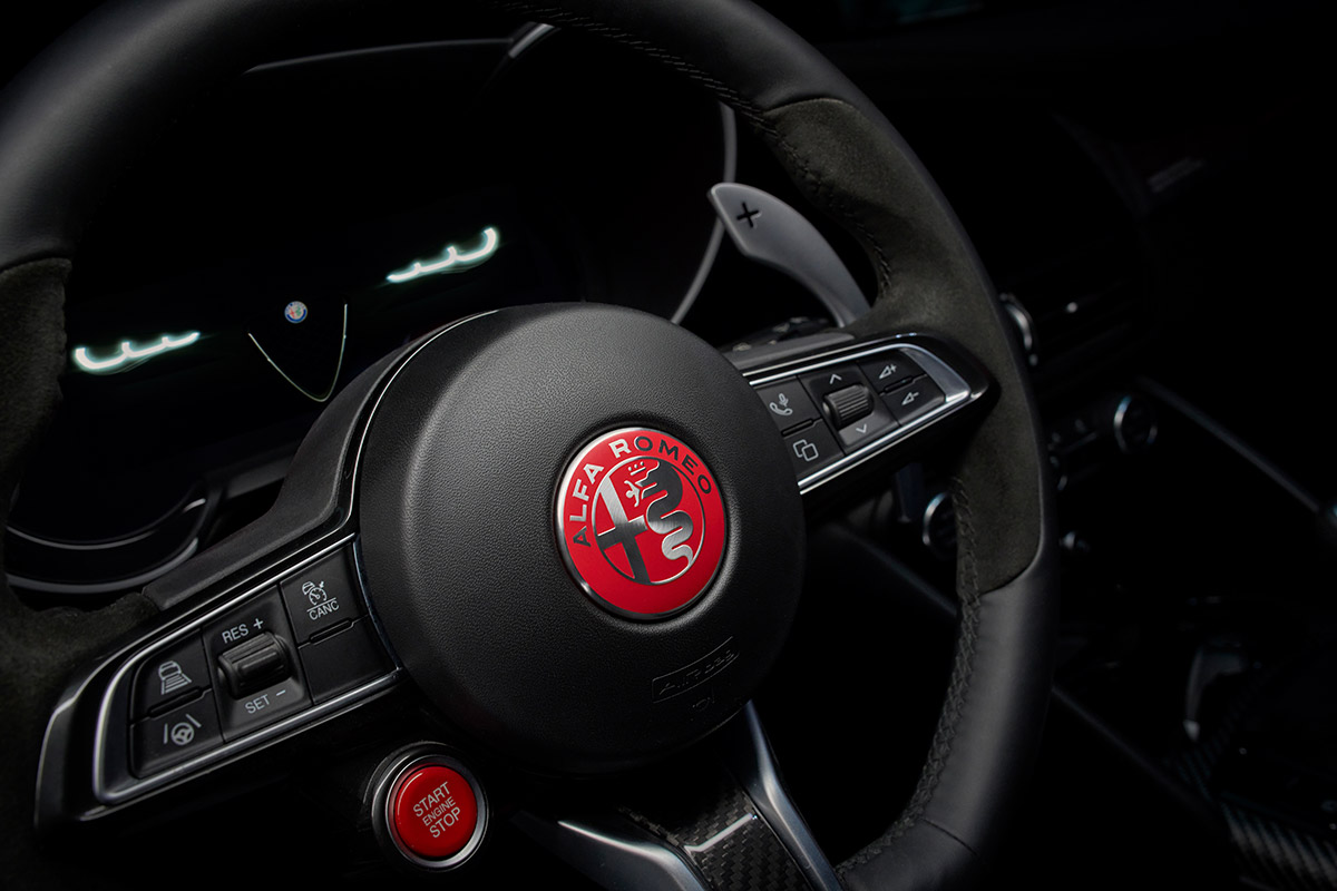 Giulia Quadrifoglio Luna Rossa