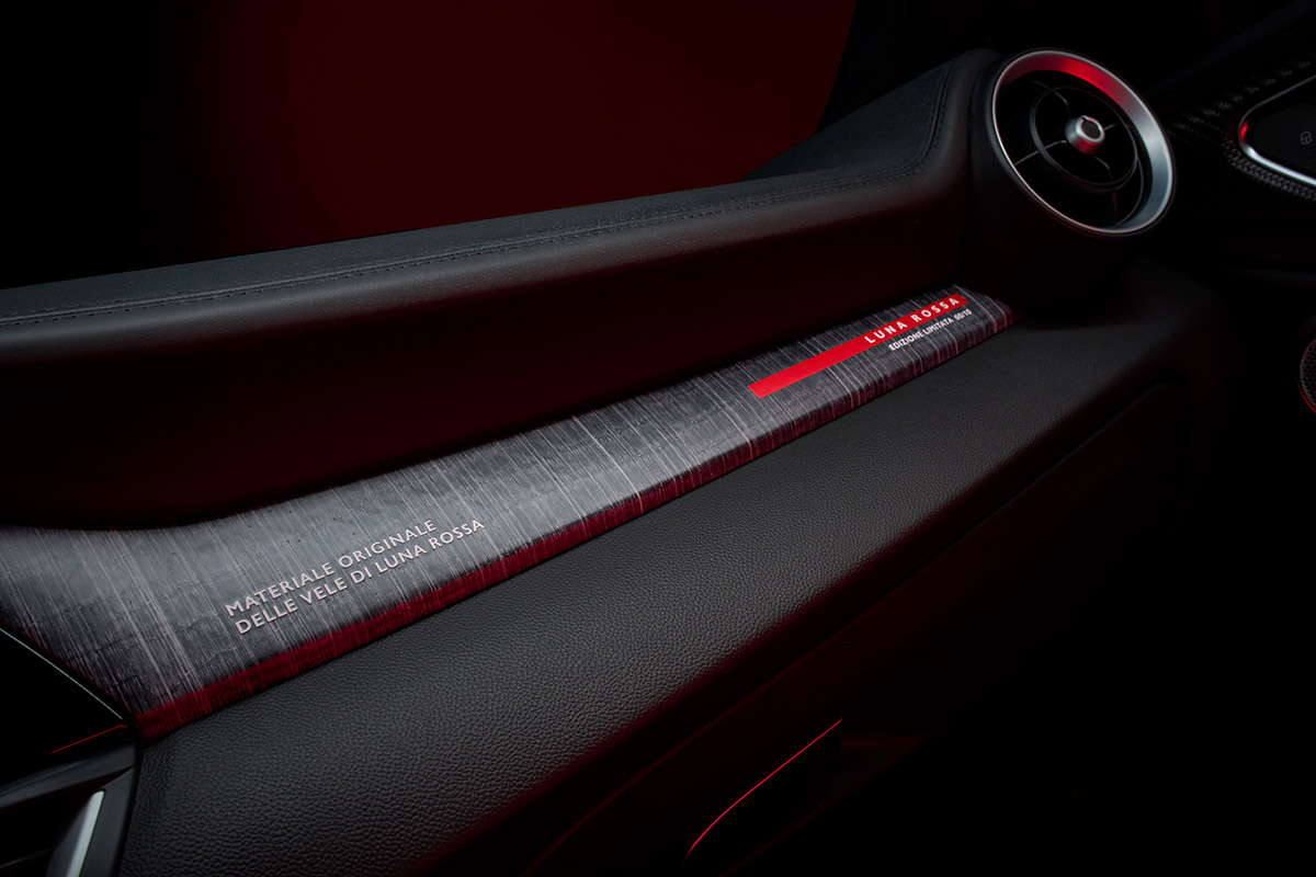 Giulia Quadrifoglio Luna Rossa