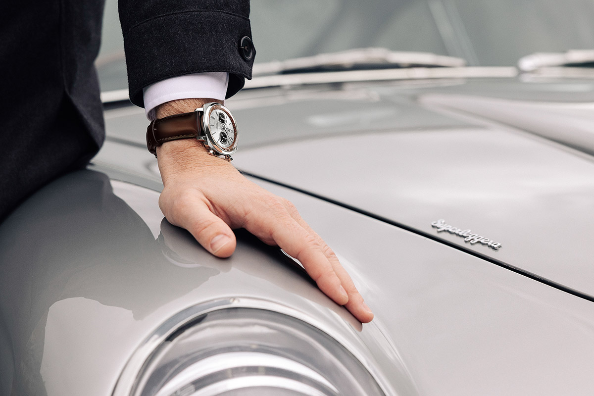 Top Time B01 Chronograph 41 Aston Martin DB5