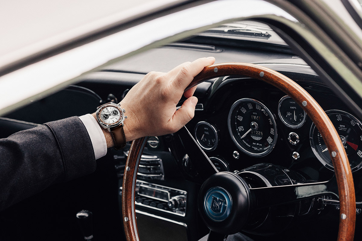 Top Time B01 Chronograph 41 Aston Martin DB5