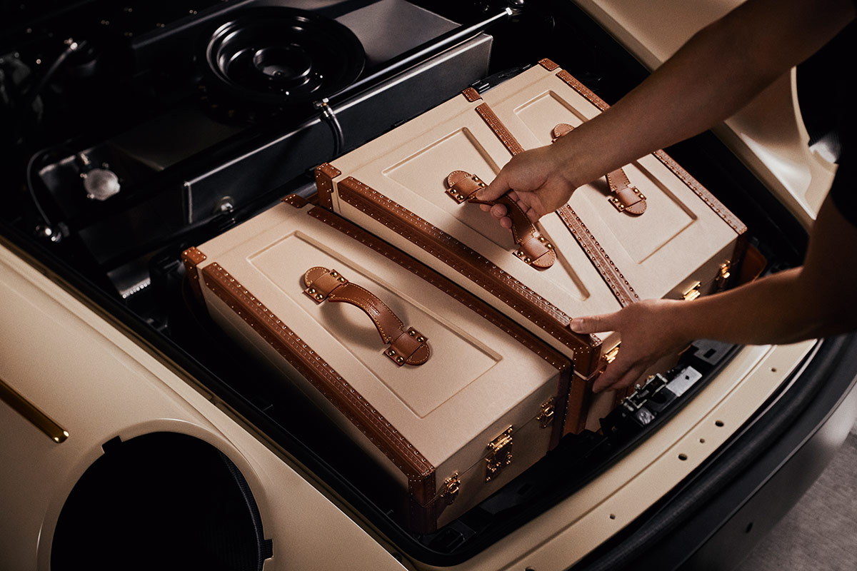 Louis Vuitton Singer