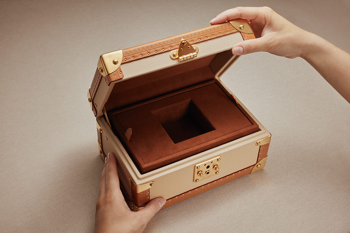 Louis Vuitton Singer
