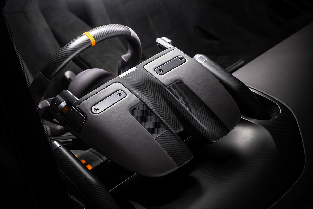 McLaren McL 6GT