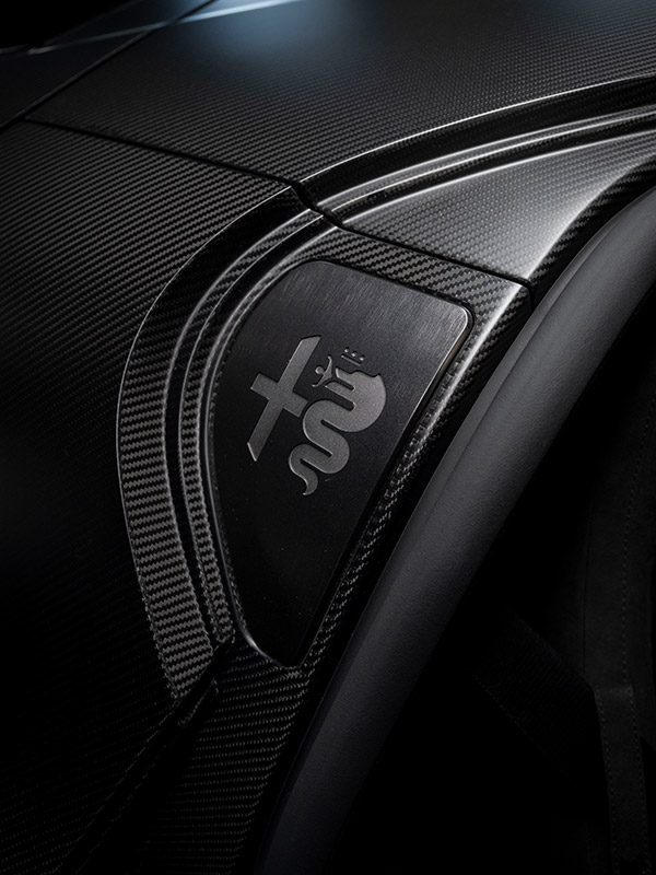 33 Stradale Perla Nera