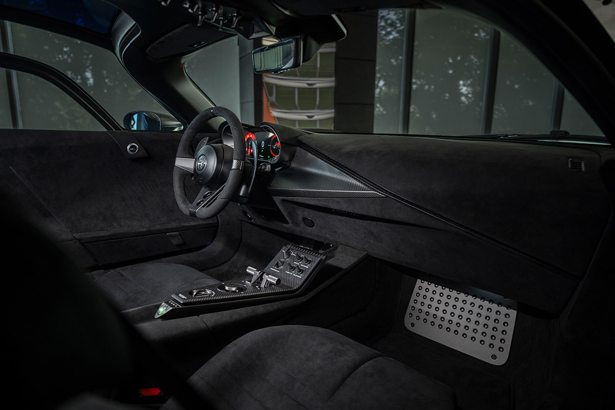 33 Stradale Perla Nera